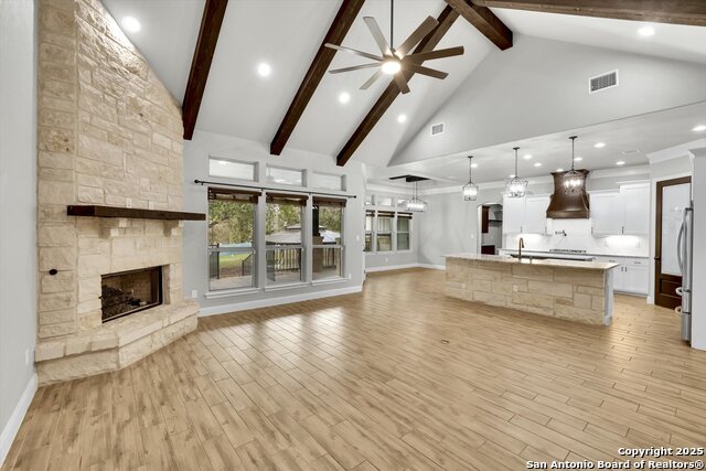 Image 9 of 49 For 839 Shady Grove