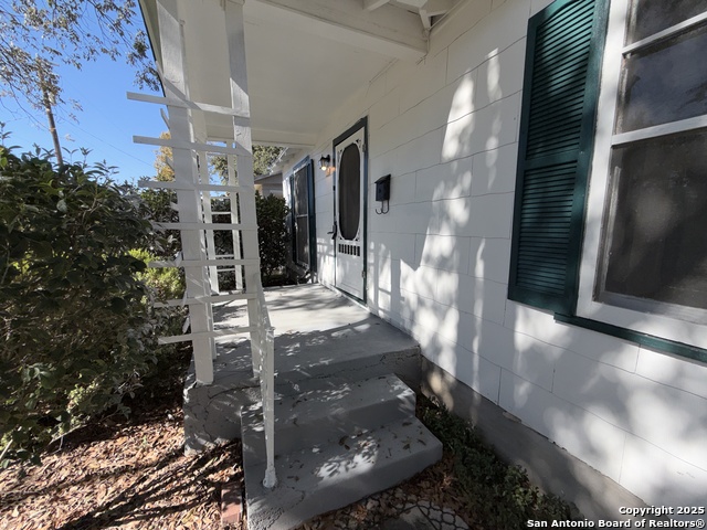 Image 11 of 30 For 419 Walton  