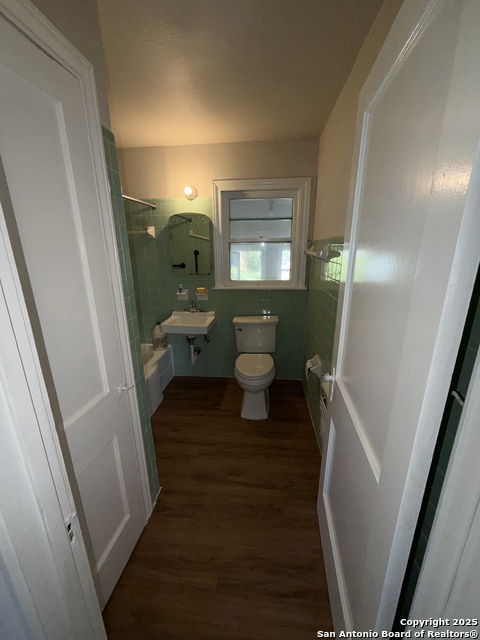 Image 16 of 30 For 419 Walton  