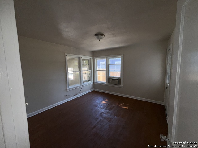 Image 17 of 30 For 419 Walton  