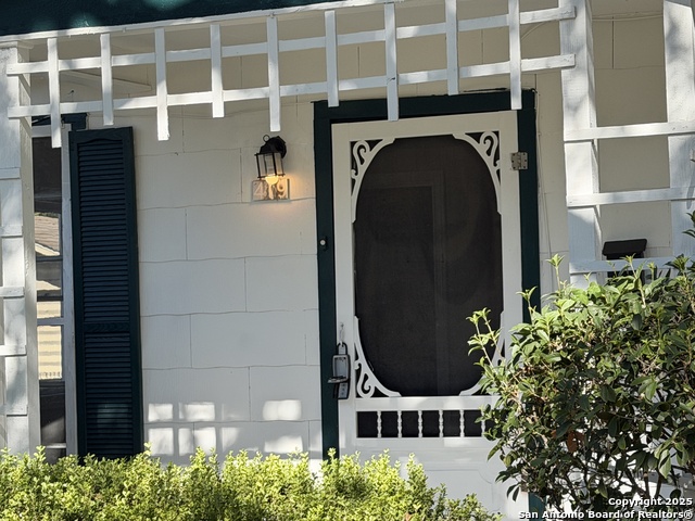 Image 2 of 30 For 419 Walton  