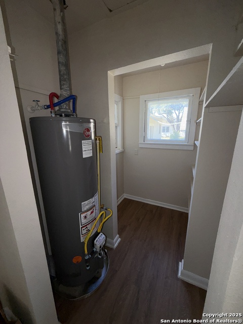 Image 25 of 30 For 419 Walton  