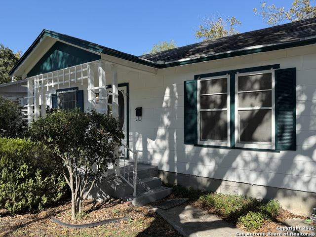 Image 3 of 30 For 419 Walton  