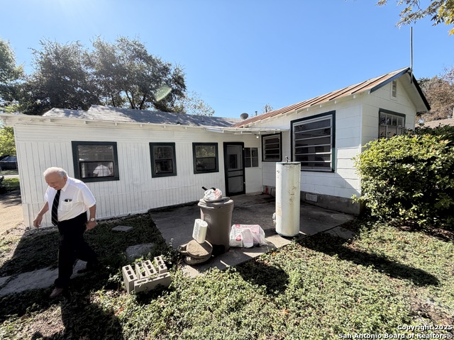 Image 7 of 30 For 419 Walton  