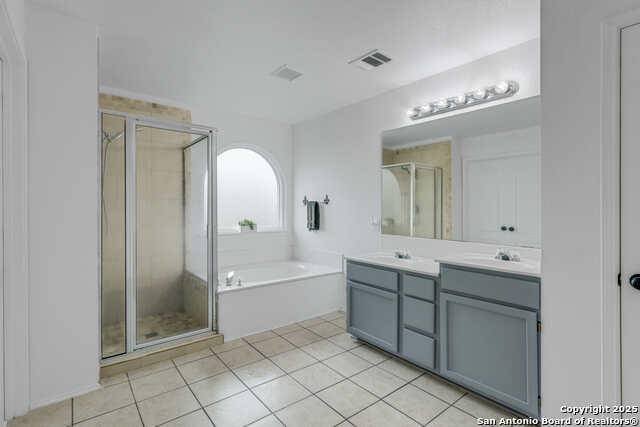 Image 16 of 31 For 438 Tiger Hills