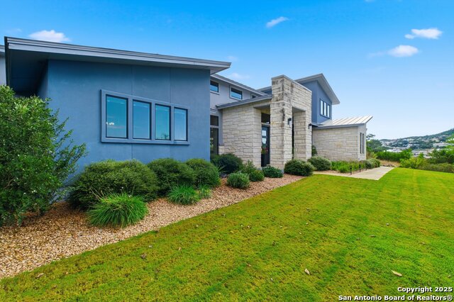 Image 3 of 50 For 10112 Kendall