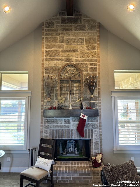 Image 4 of 26 For 465 Double Gate