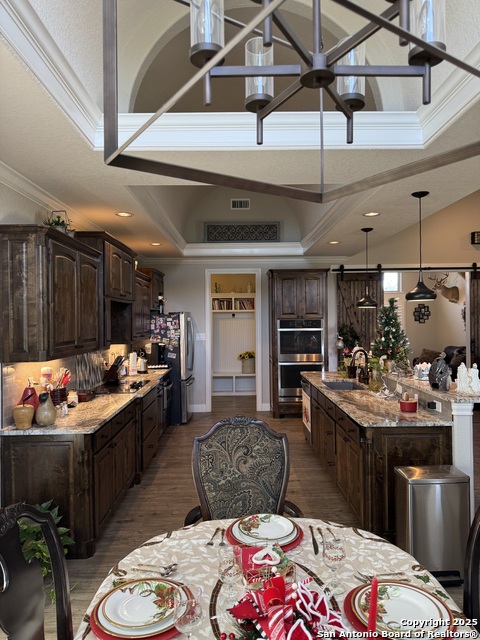 Image 6 of 26 For 465 Double Gate