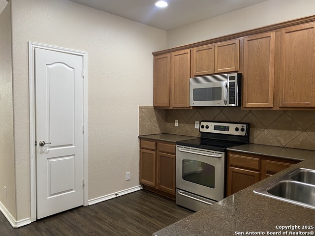 Image 4 of 24 For 6202 Jolie Ct W