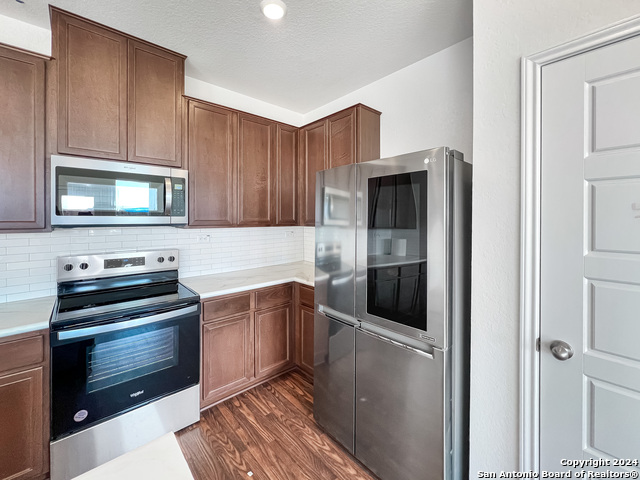 Image 11 of 25 For 14838 House Wren Fall