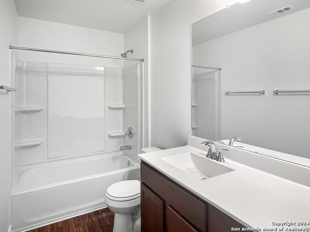 Image 14 of 25 For 14838 House Wren Fall