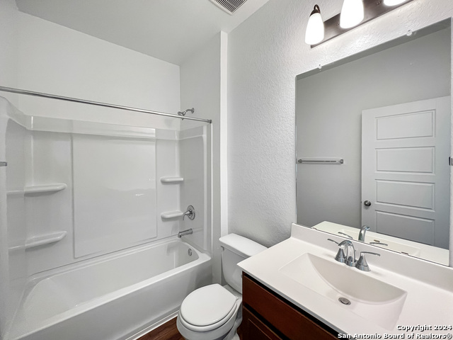 Image 6 of 25 For 14838 House Wren Fall