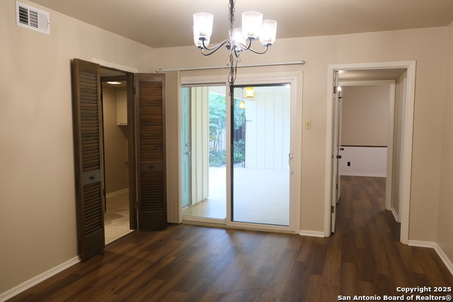 Image 10 of 42 For 393 Fenwick Dr.