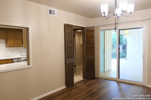 Image 11 of 42 For 393 Fenwick Dr.