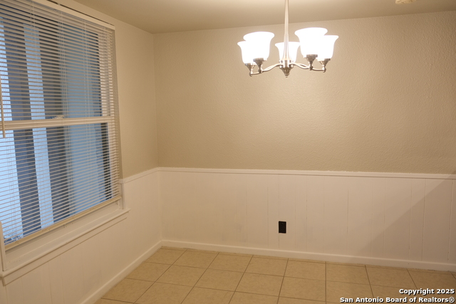 Image 12 of 42 For 393 Fenwick Dr.