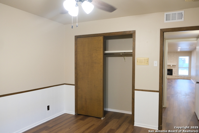 Image 17 of 42 For 393 Fenwick Dr.