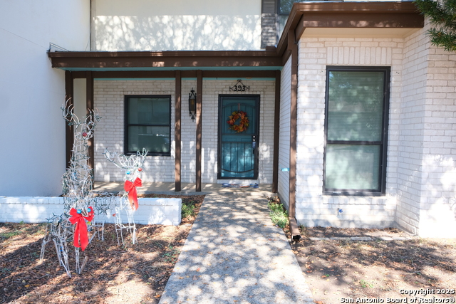 Image 2 of 42 For 393 Fenwick Dr.