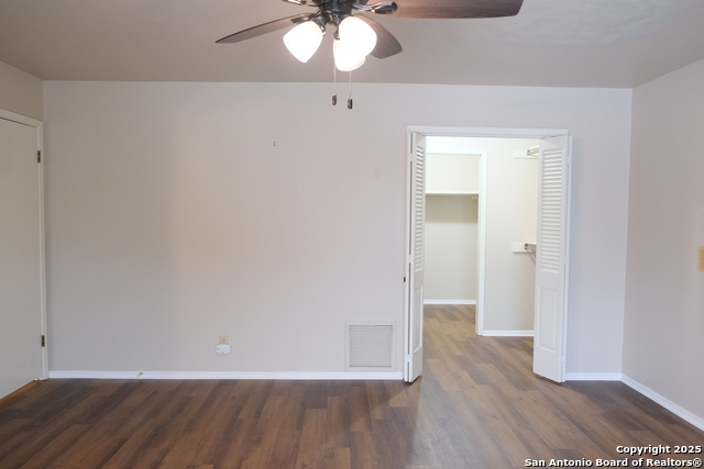 Image 26 of 42 For 393 Fenwick Dr.