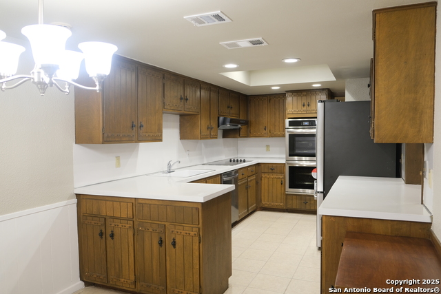 Image 3 of 42 For 393 Fenwick Dr.