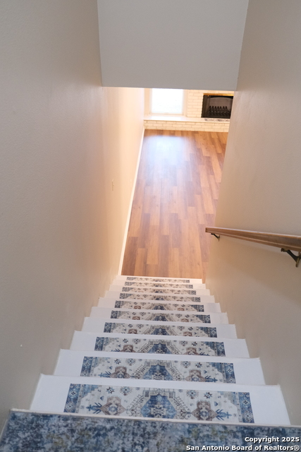 Image 35 of 42 For 393 Fenwick Dr.