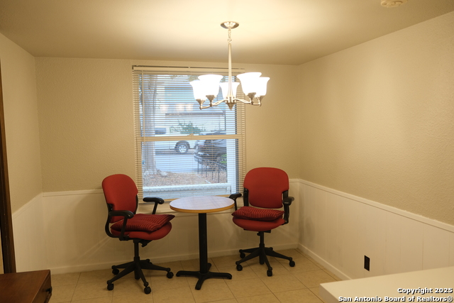 Image 7 of 42 For 393 Fenwick Dr.