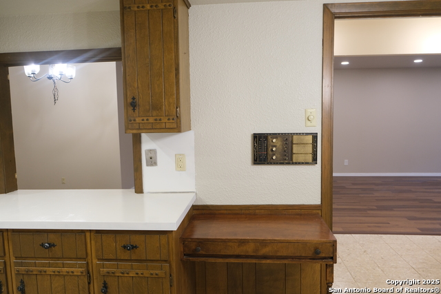 Image 8 of 42 For 393 Fenwick Dr.