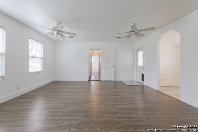 Image 11 of 34 For 15142 Mesquite St