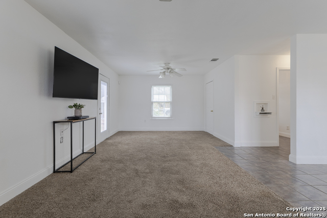 Image 5 of 34 For 15142 Mesquite St