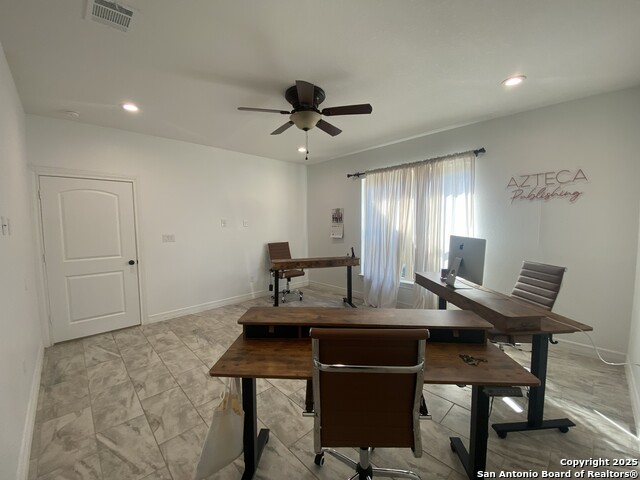 Image 22 of 47 For 3731 Flyn Y