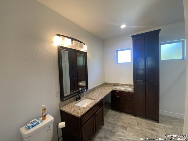 Image 24 of 47 For 3731 Flyn Y