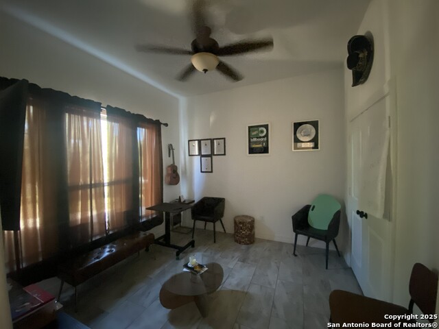 Image 27 of 47 For 3731 Flyn Y