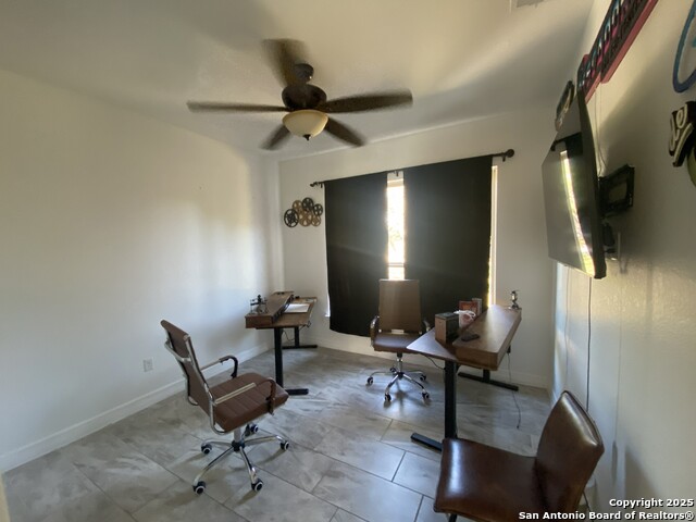 Image 31 of 47 For 3731 Flyn Y