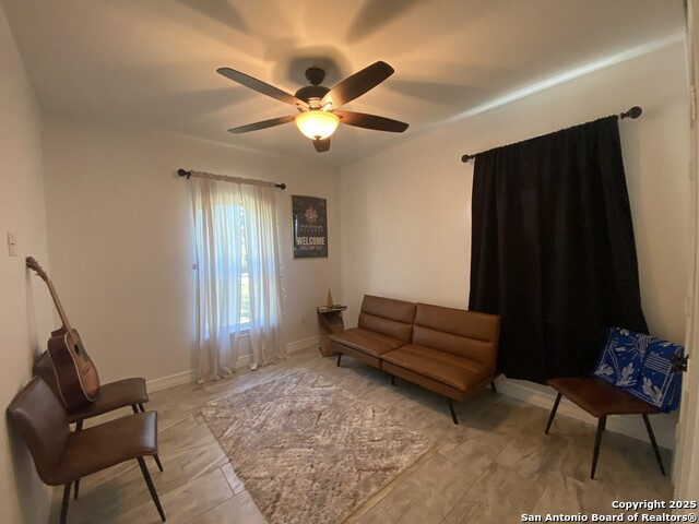 Image 34 of 47 For 3731 Flyn Y