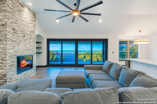 Details for 141 Oak Shores, Canyon Lake, TX 78133