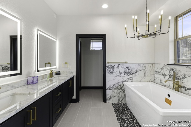 Image 18 of 62 For 141 Oak Shores