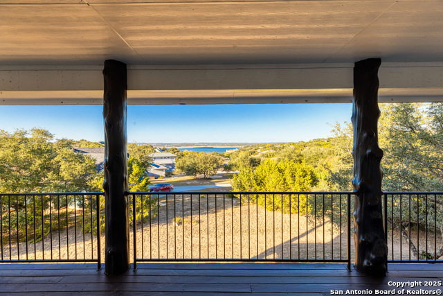 Image 20 of 62 For 141 Oak Shores