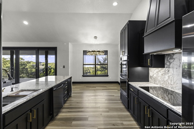 Image 25 of 62 For 141 Oak Shores