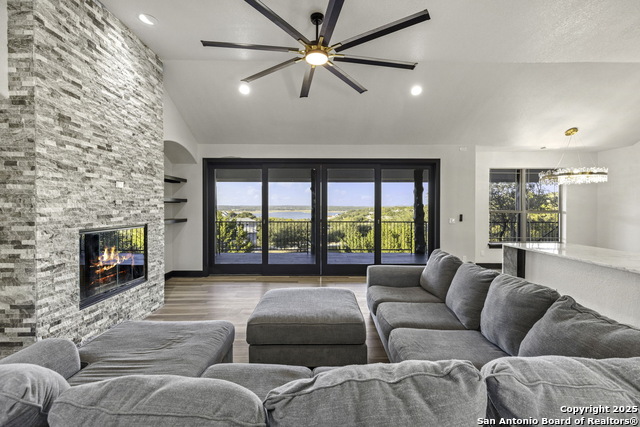 Image 33 of 62 For 141 Oak Shores