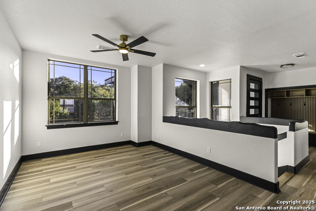 Image 4 of 62 For 141 Oak Shores