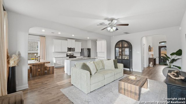 Image 28 of 47 For 117 Sailors Way