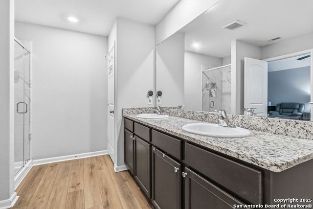 Image 21 of 31 For 9315 Bennett Forest