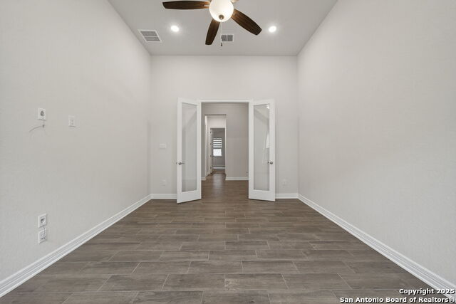 Image 16 of 39 For 123 Low Meadow