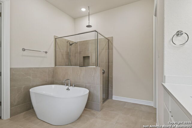 Image 20 of 39 For 123 Low Meadow