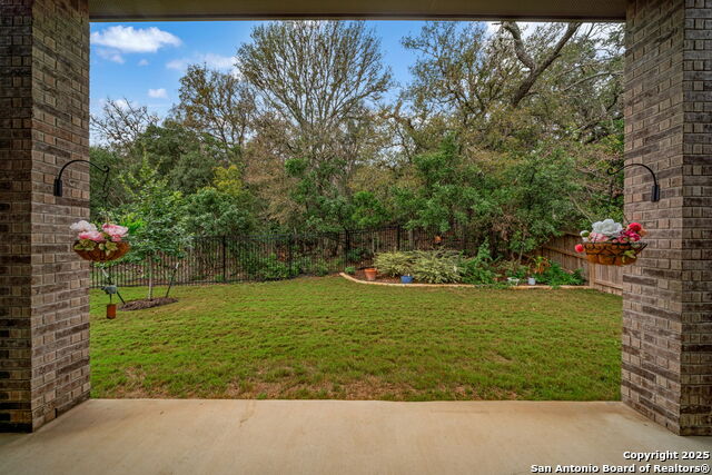 Image 27 of 39 For 123 Low Meadow