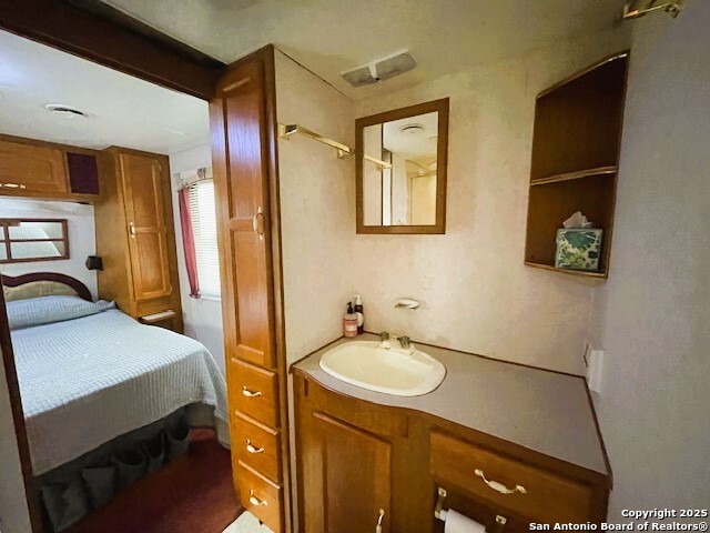 Image 22 of 28 For Lot 22 Pr 1507