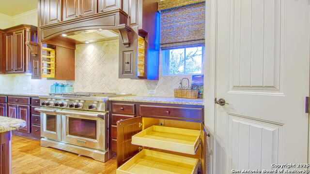 Image 14 of 50 For 909 Adriatic