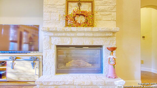 Image 18 of 50 For 909 Adriatic