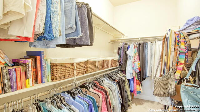 Image 28 of 50 For 909 Adriatic