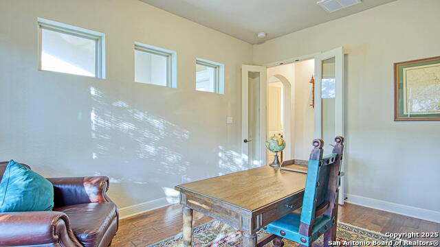 Image 34 of 50 For 909 Adriatic