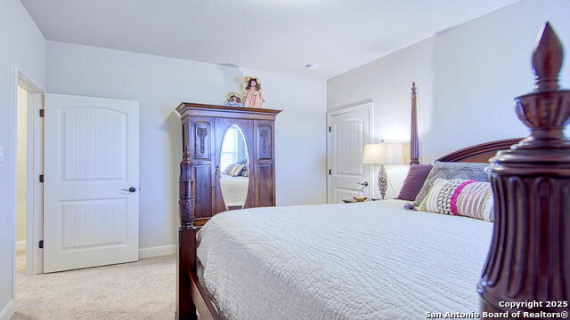 Image 41 of 50 For 909 Adriatic